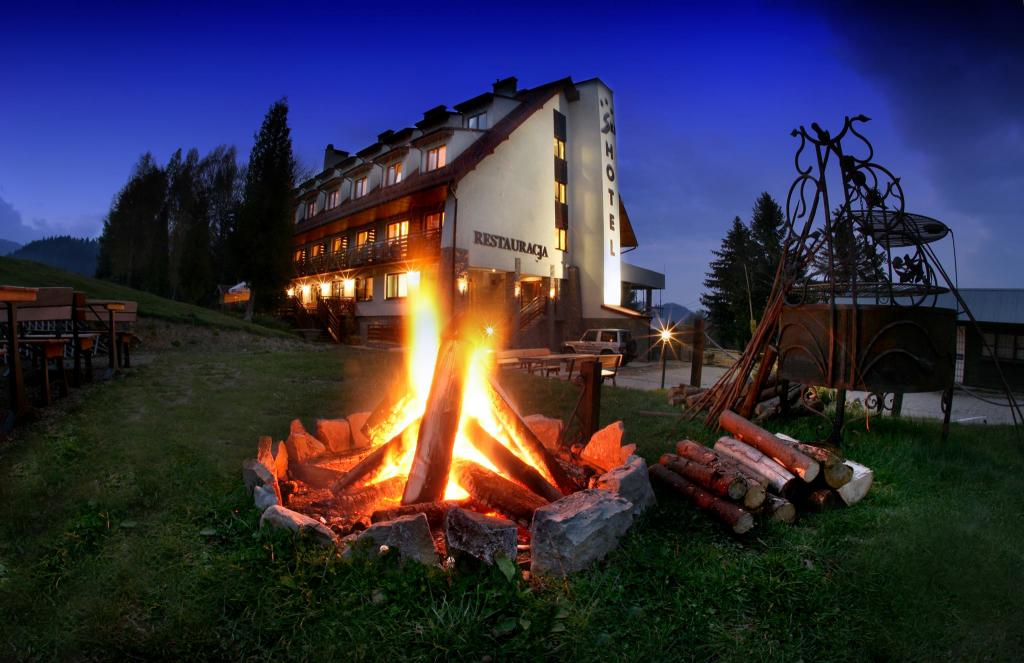 Odkrywamy Piwniczną (2) Ski Hotel w Suchewj Dolinie