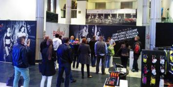 Odbiór pakietów przed biegiem Biegnij Warszawo