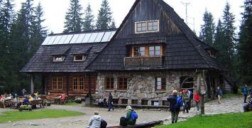 I Bieg Dwóch Dolin wiedzie przez Dolinę Kościeliską i Dolinę Chochołowską / Fot. Wikipedia