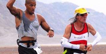 Uczestnicy ultramaratonu Badwater w USA / Fot. www.defense.gov