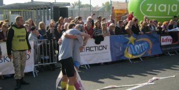 Biegnij Warszawo. Michał Bernardelli był trzeci na mecie, jego partnerka Iwona Lewandowska zwyciężyła klasyfikację kobiet