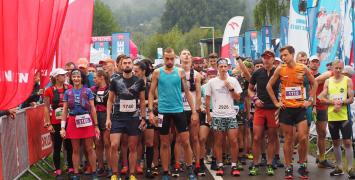 Oni deszczu się nie boją. Mają do pokonania 23 km w Biegu Górskim 