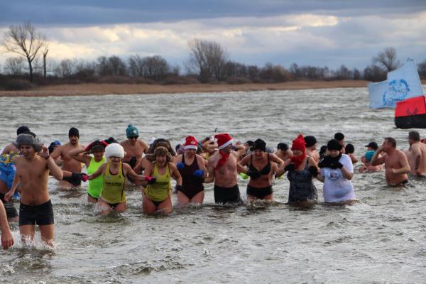Bicie rekordu Guinessa w morsowaniu. Kunice k.Legnicy (13.12.2015)