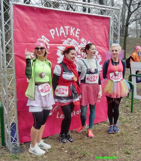 Kobieta na 5 w Warszawie (9.3.2019) 