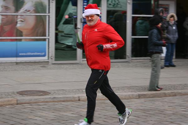 Charytatywna Sztafeta Mikołajkowa we Wrocławiu [ZDJĘCIA]