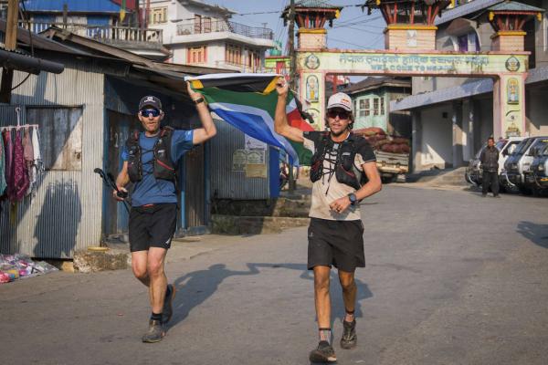 Ryan Sandes i Ryno Griesel na Grand Himalaya Trail (1-26.3.2018)