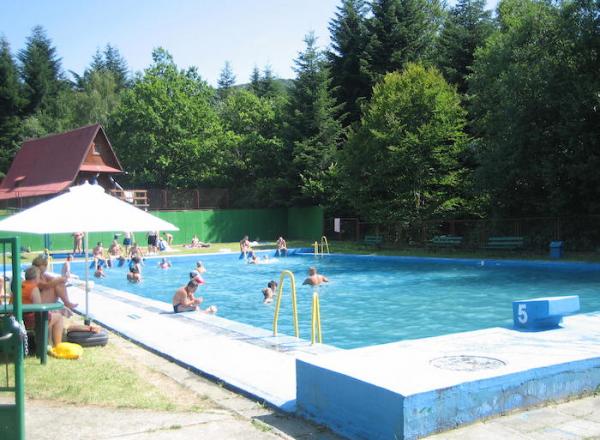 Ośrodek Szkoleniowo – Wypoczynkowy Pod Kamiennikiem w Porębie k. Myślenic Ośrodek Szkoleniowo – Wypoczynkowy Pod Kamiennikiem w Porębie k. Myślenic