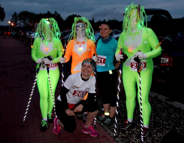 4. Nocny Bieg Świetlików w Dąbrowie Górniczej (21.6.2015) 4. Nocny Bieg Świetlików w Dąbrowie Górniczej (21.6.2015)