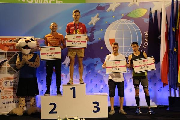 Dekoracje na małej scenie 9. TAURON Festiwalu Biegowego Dekoracje na małej scenie 9. TAURON Festiwalu Biegowego