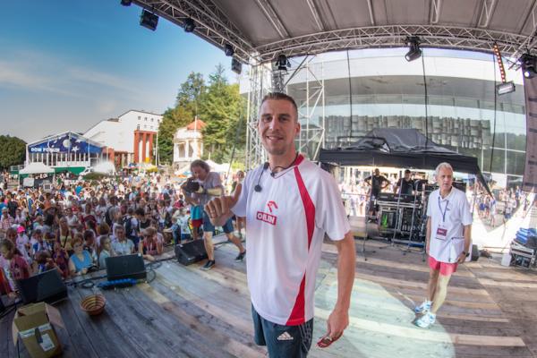 Rozgrzewka do Biegu Małopolski z Marcinem Lewandowskim w Krynicy (9.9.2016)