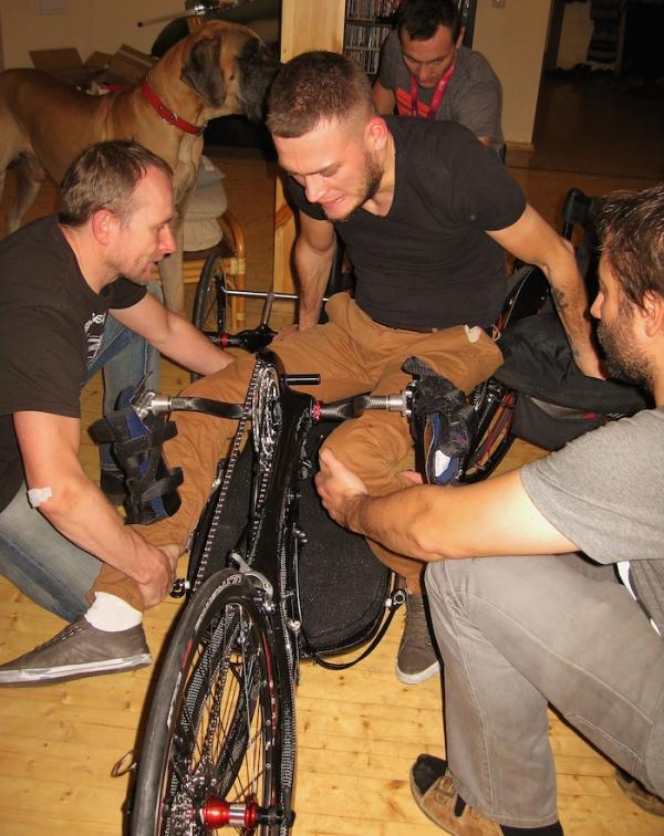 Rafał Mikołajczyk przymierza nowy rower