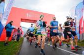 Zawodnicy już na trasie. Wystartował Koral Maraton